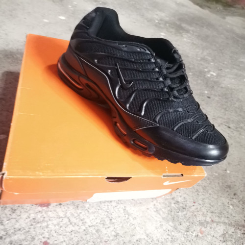 NIKE TN PLUS