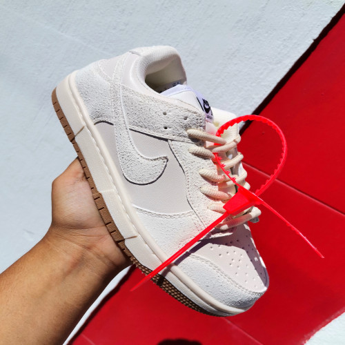 Nike Beige 