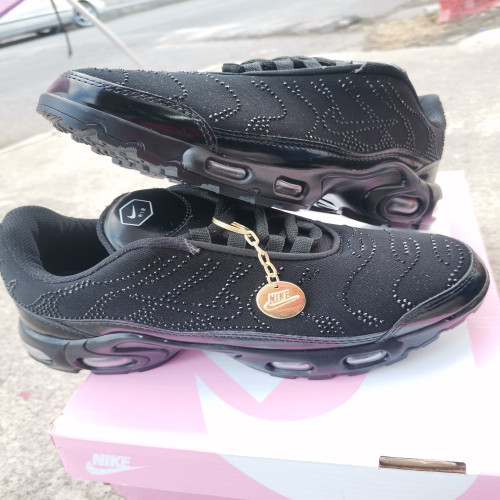 NIKE NEGRO AIR MAX PLUS